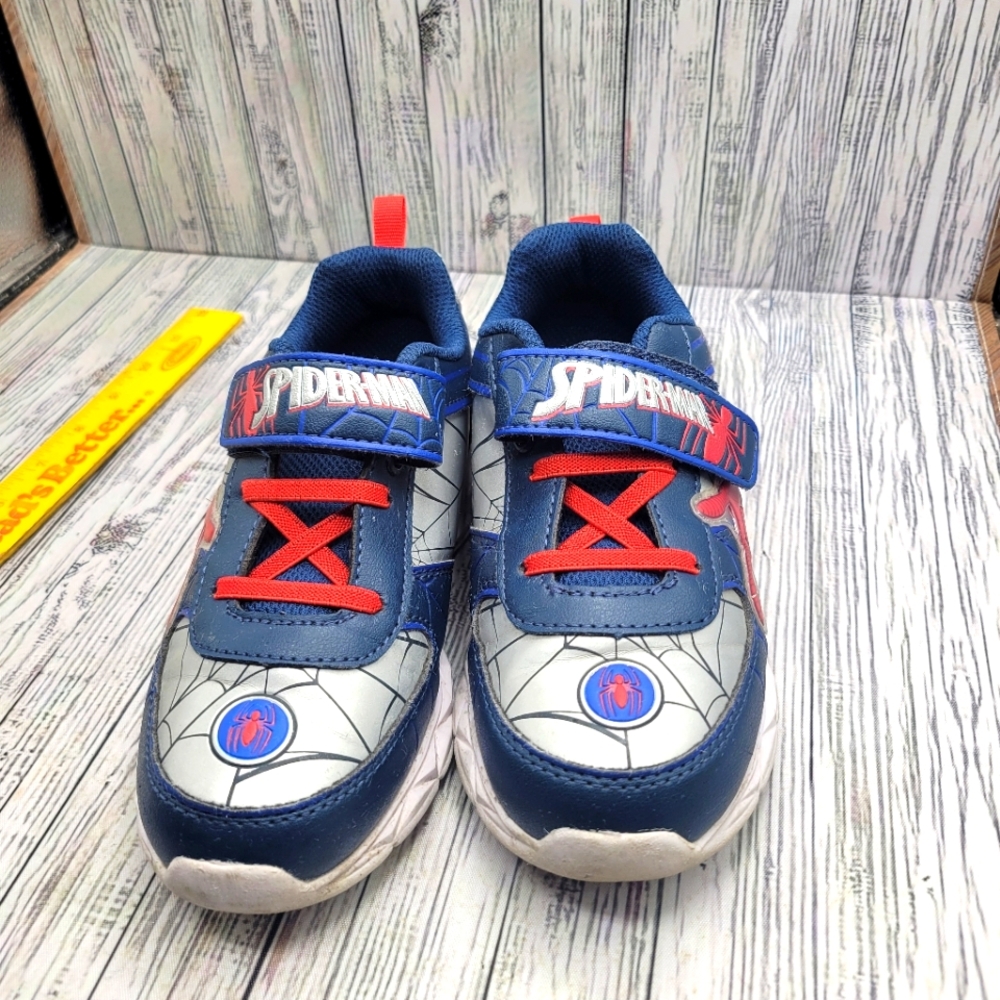 Spiderman kids size 1 velcro light up shoes
